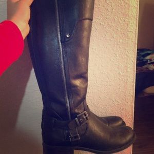 Guess boots